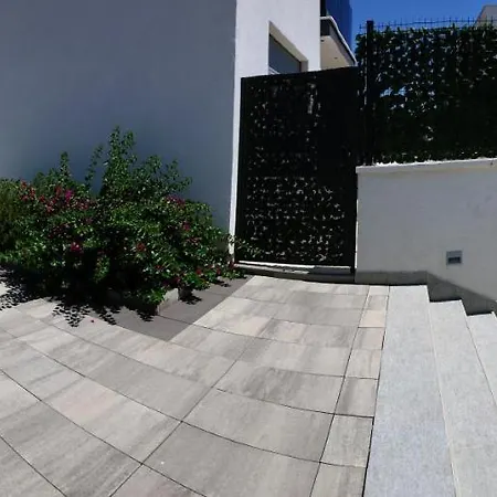 West Star Apartment